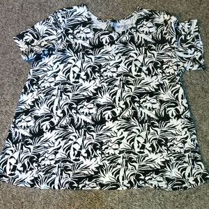 Roaman's Black/White Floral Pattern Tee with Key Hole Back Large